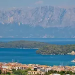 Thalia's Mountain View