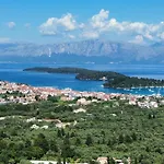 Thalia's Mountain View Apartament