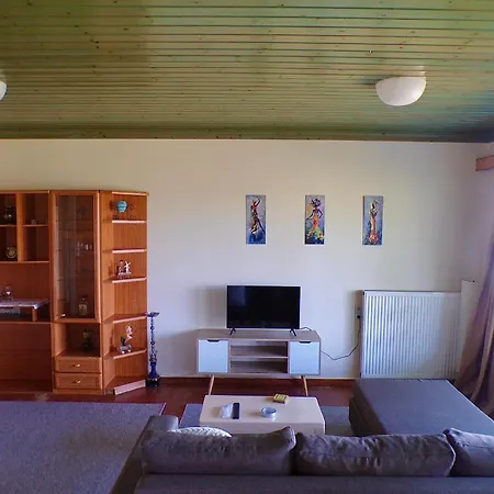 Thalia's Mountain View