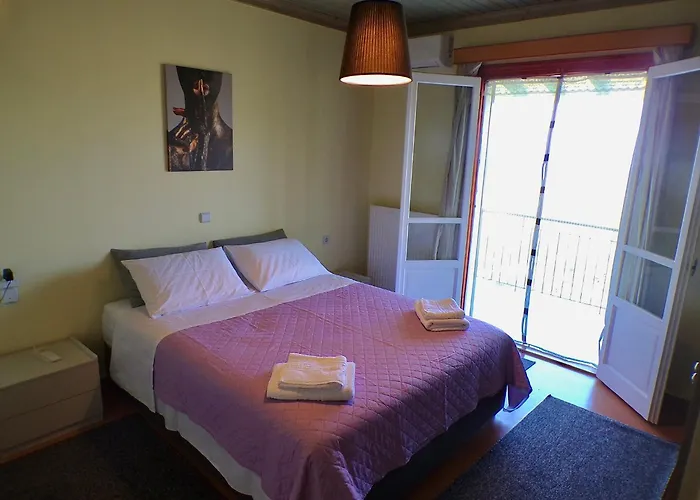 Thalia's Mountain View Apartmán *